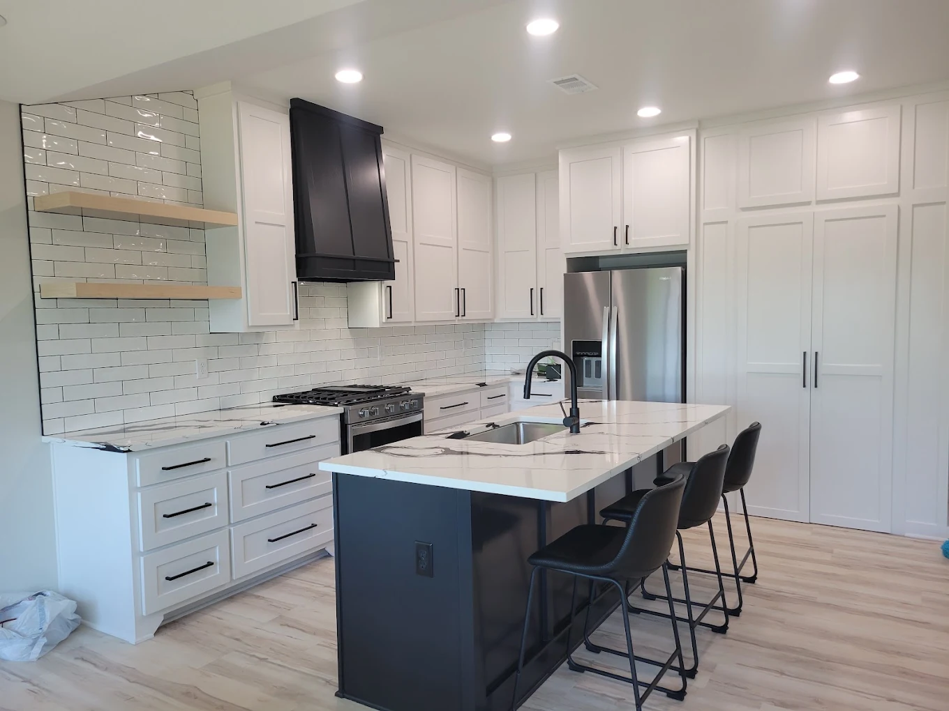 Modern Black & White Kitchen